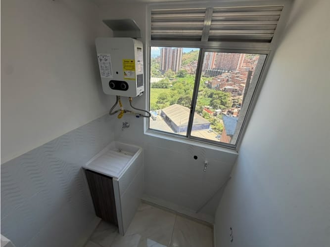 Apartamento de 3 alcobas en arriendo en La Gabriela, Bello, 54 m² · foto 5 de 13