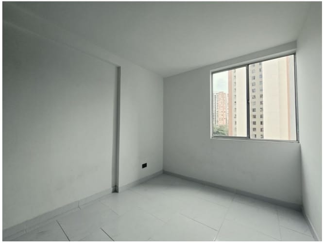 Apartamento de 3 alcobas en venta en Loma De Los Bernal, Medellín, 82 m² · foto 6 de 18