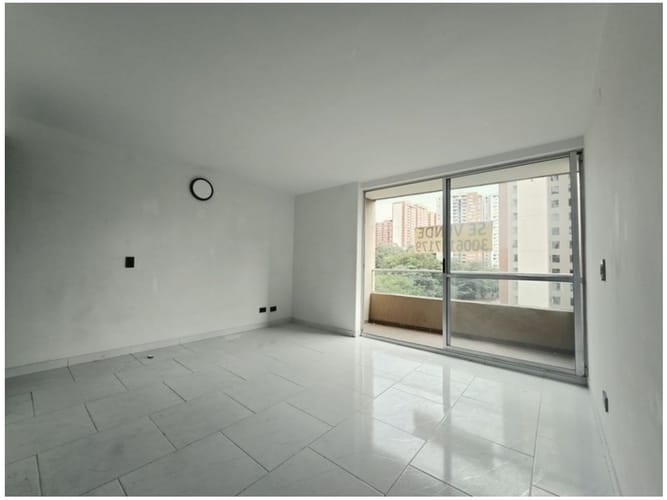 Apartamento de 3 alcobas en venta en Loma De Los Bernal, Medellín, 82 m² · foto 7 de 18