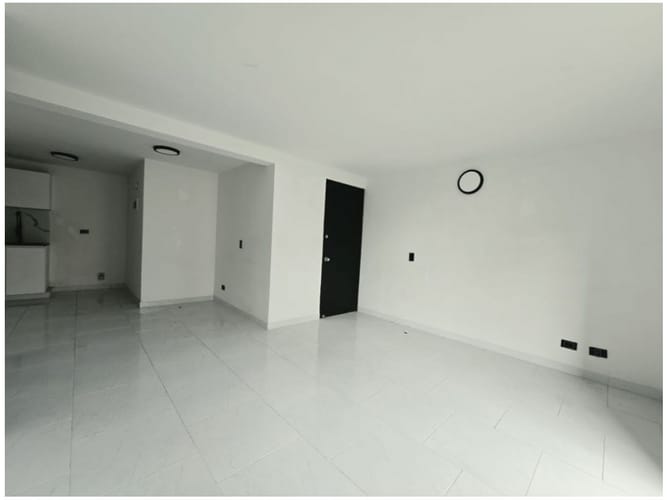 Apartamento de 3 alcobas en venta en Loma De Los Bernal, Medellín, 82 m² · foto 8 de 18