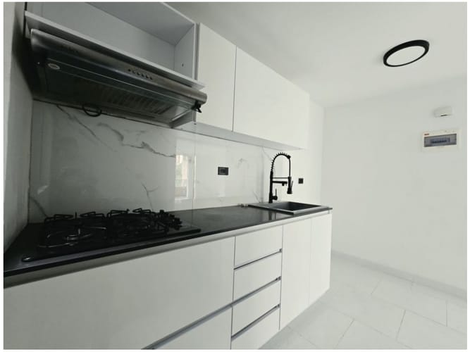 Apartamento de 3 alcobas en venta en Loma De Los Bernal, Medellín, 82 m² · foto 9 de 18