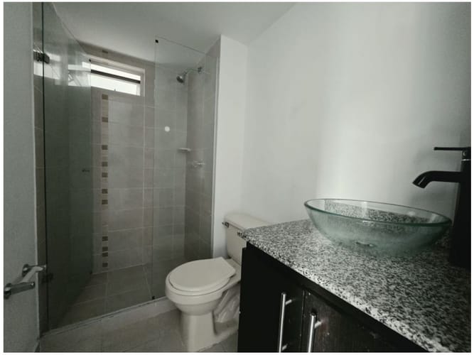 Apartamento de 3 alcobas en venta en Loma De Los Bernal, Medellín, 82 m² · foto 14 de 18