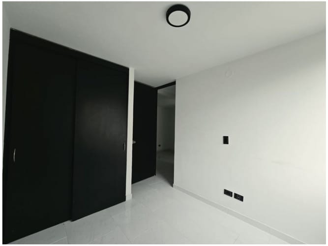 Apartamento de 3 alcobas en venta en Loma De Los Bernal, Medellín, 82 m² · foto 15 de 18