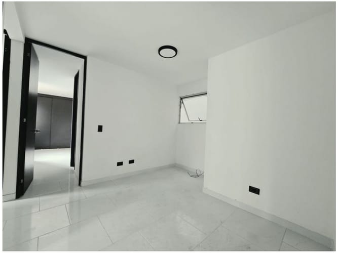 Apartamento de 3 alcobas en venta en Loma De Los Bernal, Medellín, 82 m² · foto 16 de 18