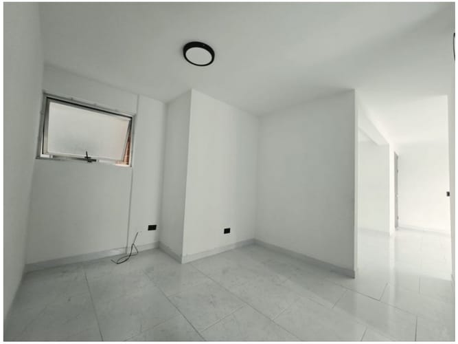 Apartamento de 3 alcobas en venta en Loma De Los Bernal, Medellín, 82 m² · foto 17 de 18