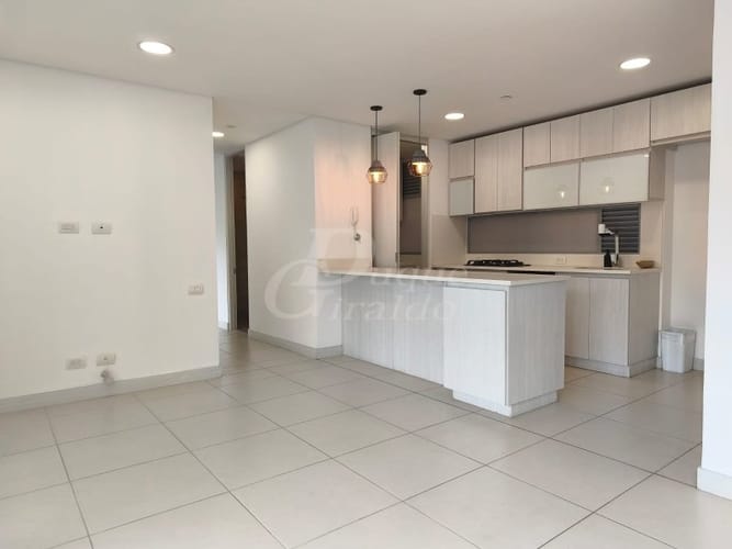 Apartamento de 3 alcobas en arriendo en Loma Del Chocho, Envigado, 98 m² · foto 2 de 19