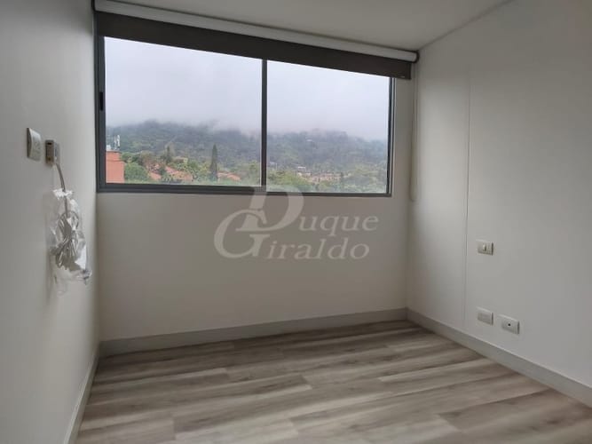Apartamento de 3 alcobas en arriendo en Loma Del Chocho, Envigado, 98 m² · foto 12 de 19