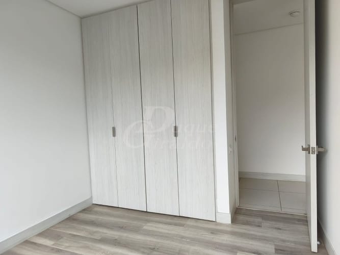 Apartamento de 3 alcobas en arriendo en Loma Del Chocho, Envigado, 98 m² · foto 18 de 19