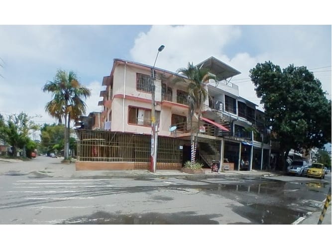 Casa de 12 alcobas en venta en Ciudadela Floralia, Cali, 367 m² · foto 2 de 15