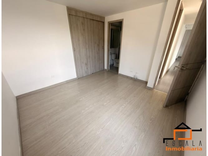 Apartamento de 3 alcobas en arriendo en Loma De Los Bernal, Medellín, 68 m² · foto 8 de 17