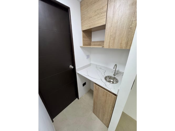 Consultorio en venta en Chipichape, Cali, 58 m² · foto 2 de 15