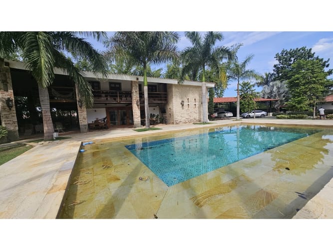 Casa de 5 alcobas en venta en Rozo, Palmira, 2000 m² · foto 2 de 24
