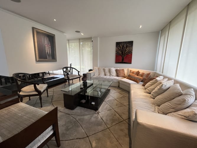 Casa de 4 alcobas en venta en Santa Ana Oriental, Bogotá, 400 m² · foto 2 de 24