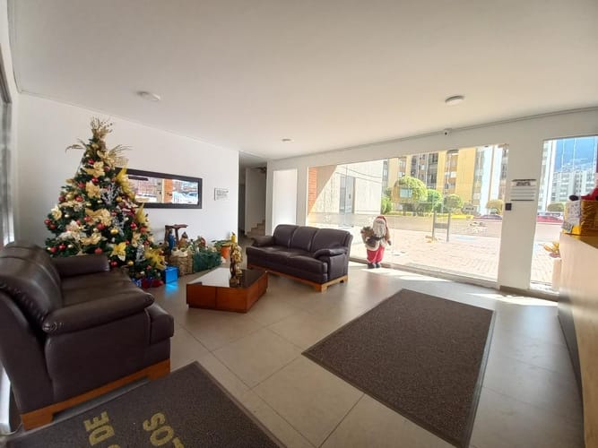 Apartamento de 3 alcobas en venta en San Antonio Norte, Bogotá, 71 m² · foto 2 de 24