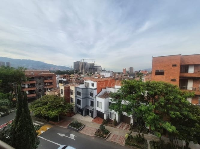 Apartamento de 3 alcobas en arriendo en Alcala, Envigado, 90 m² · foto 2 de 18