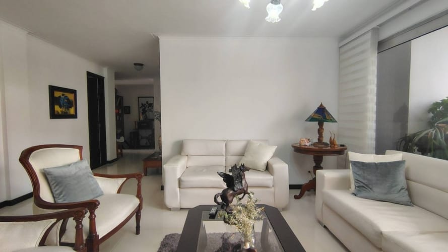 Apartamento de 4 alcobas en venta en Bolivariana, Medellín, 144 m² · foto 2 de 24