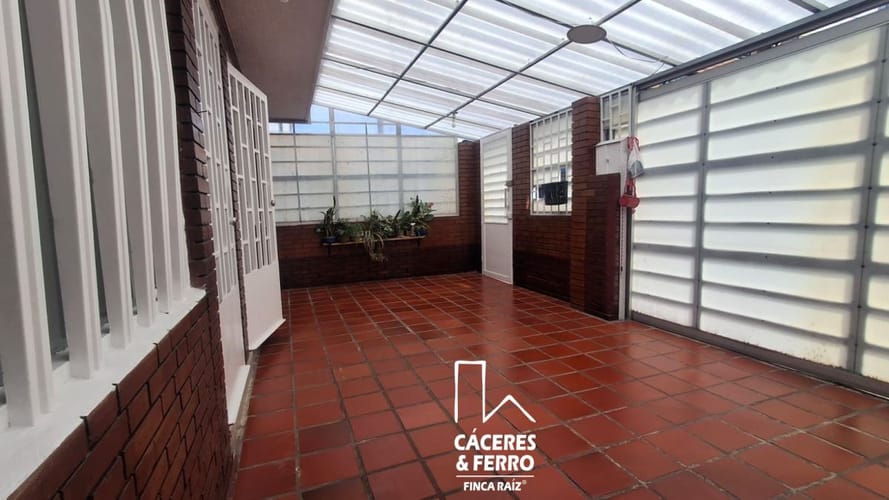 Casa de 12 alcobas en venta en Engativá, Bogotá, 340 m² · foto 4 de 24