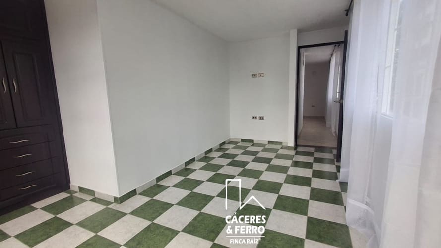 Casa de 12 alcobas en venta en Engativá, Bogotá, 340 m² · foto 8 de 24