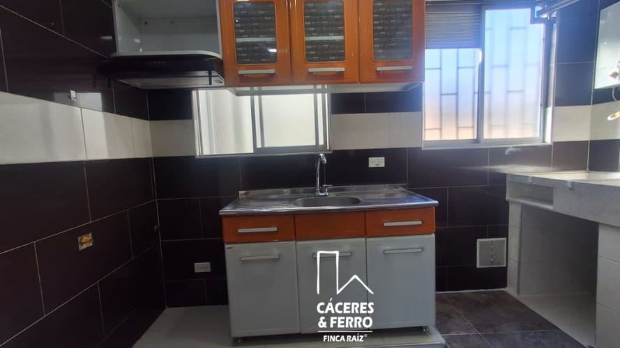 Casa de 12 alcobas en venta en Engativá, Bogotá, 340 m² · foto 22 de 24