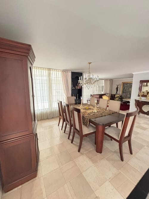 Casa de 5 alcobas en arriendo en Ciudad Jardin, Cali, 250 m² · foto 10 de 24