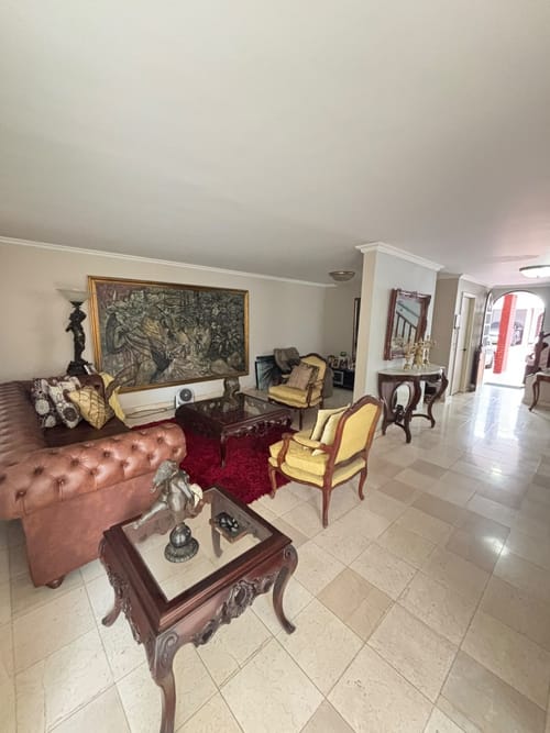 Casa de 5 alcobas en arriendo en Ciudad Jardin, Cali, 250 m² · foto 9 de 24