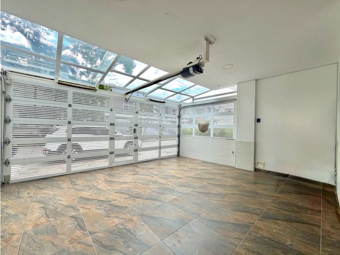 Casa de 7 alcobas en venta en Las Mercedes, Palmira, 384 m² · foto 3 de 24