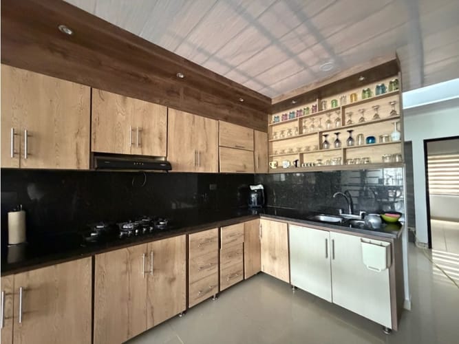 Casa de 5 alcobas en venta en La Francia, Manizales, 305 m² · foto 4 de 20