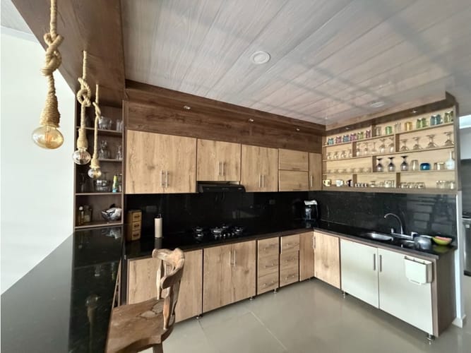 Casa de 5 alcobas en venta en La Francia, Manizales, 305 m² · foto 5 de 20