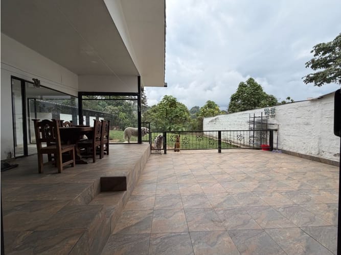 Casa de 5 alcobas en venta en La Francia, Manizales, 305 m² · foto 16 de 20
