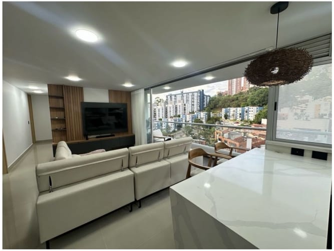 Apartamento de 3 alcobas en venta en Loma Del Indio, Medellín, 88 m² · foto 2 de 18