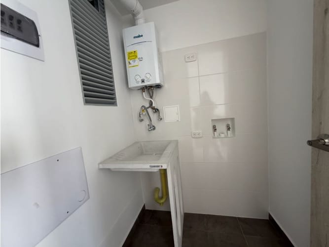 Apartamento de 3 alcobas en venta en Avenida Kevin Angel, Manizales, 76 m² · foto 12 de 13