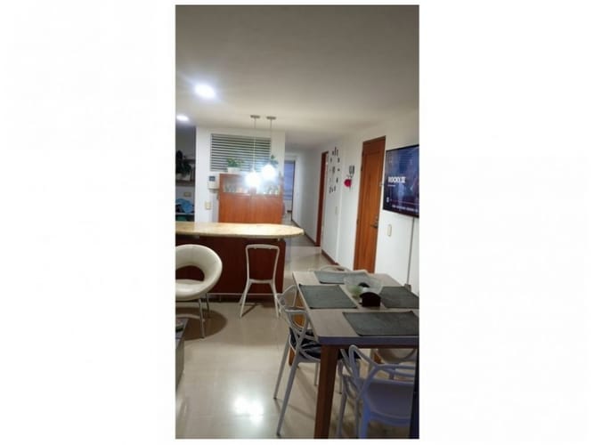 Apartaestudio en venta en La Castellana, Medellín, 67 m² · foto 3 de 12