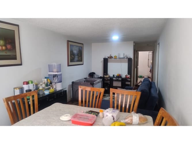Casa de 5 alcobas en venta en Los Laureles, Bogotá, 210 m² · foto 7 de 24