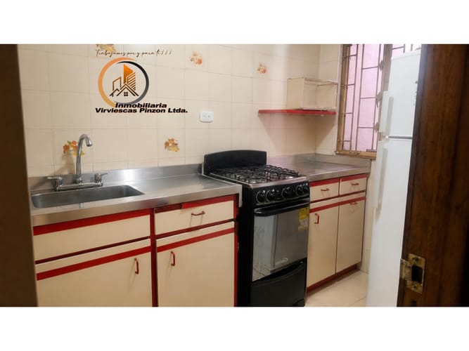 Casa de 5 alcobas en venta en Los Laureles, Bogotá, 210 m² · foto 10 de 24