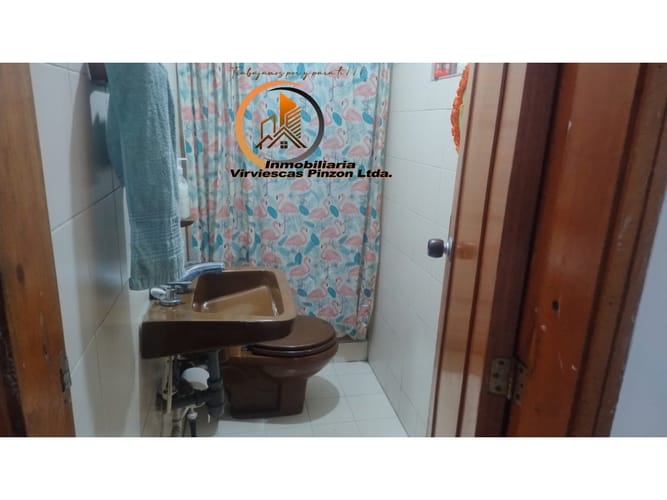Casa de 5 alcobas en venta en Los Laureles, Bogotá, 210 m² · foto 12 de 24