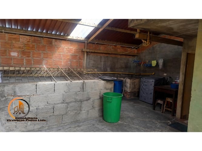 Casa de 5 alcobas en venta en Los Laureles, Bogotá, 210 m² · foto 20 de 24