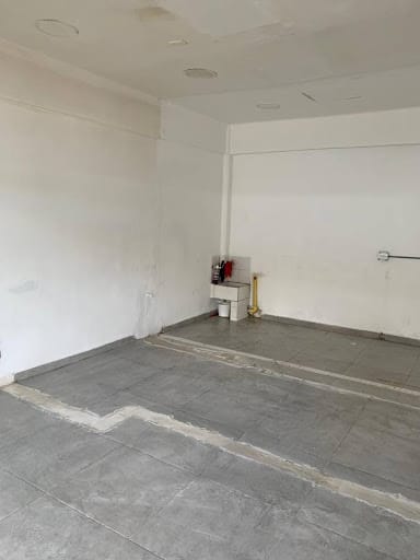 Local en arriendo en La Aguacatala, Medellín, 30 m² · foto 2 de 8