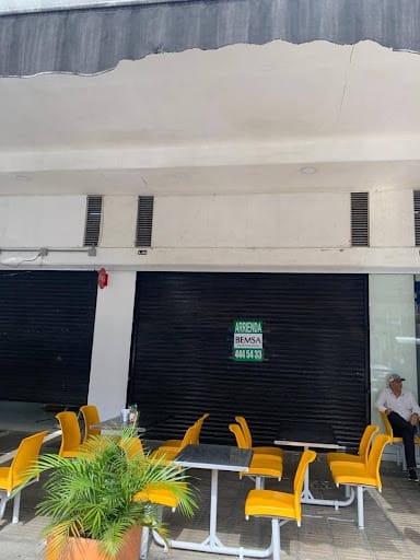 Local en arriendo en La Aguacatala, Medellín, 30 m² · foto 5 de 8