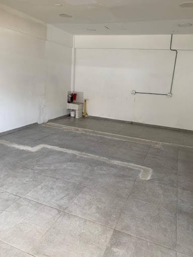 Local en arriendo en La Aguacatala, Medellín, 30 m² · foto 6 de 8