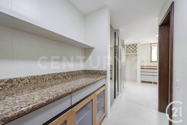 Apartamento de 3 alcobas en arriendo en Urbanizacion Altos De Torremolinos, Medellín, 420 m² · foto 3 de 23