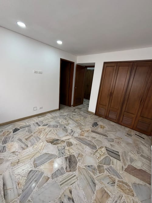Apartamento de 6 alcobas en arriendo en Santa Teresita, Cali, 270 m² · foto 17 de 24