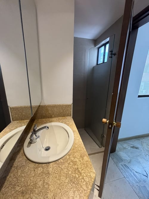 Apartamento de 6 alcobas en arriendo en Santa Teresita, Cali, 270 m² · foto 16 de 24