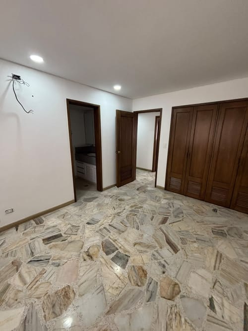 Apartamento de 6 alcobas en arriendo en Santa Teresita, Cali, 270 m² · foto 9 de 24