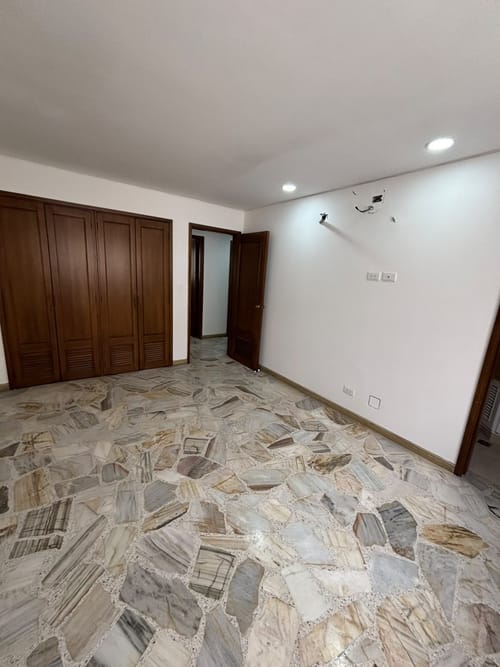 Apartamento de 6 alcobas en arriendo en Santa Teresita, Cali, 270 m² · foto 7 de 24