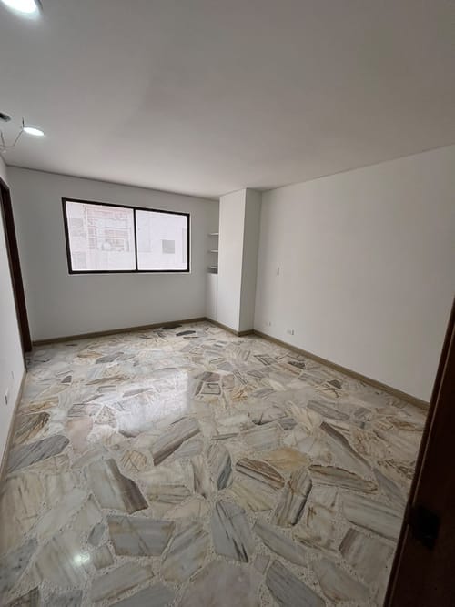 Apartamento de 6 alcobas en arriendo en Santa Teresita, Cali, 270 m² · foto 10 de 24