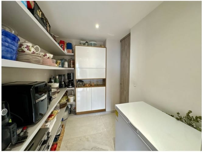 Apartamento de 3 alcobas en venta en San Lucas, Medellín, 180 m² · foto 12 de 24