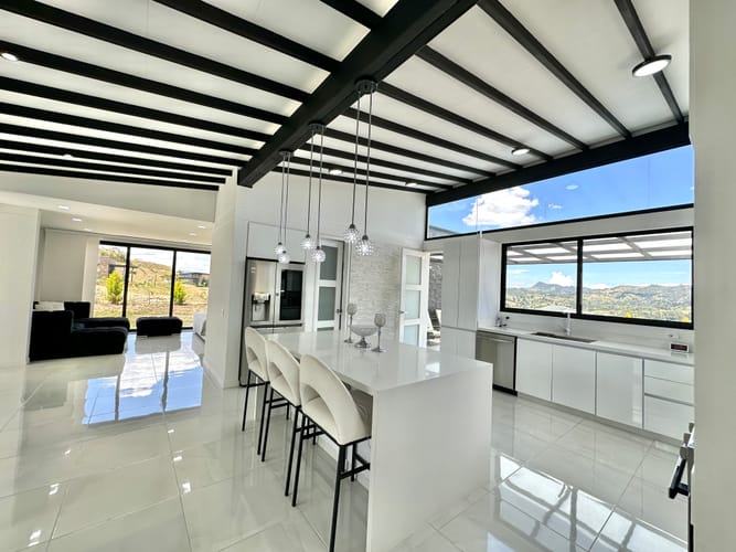 Casa de 5 alcobas en venta en Pantanillo, El Retiro, 361 m² · foto 2 de 24
