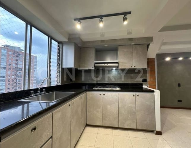 Apartamento de 3 alcobas en venta en La Candelaria, Medellín, 64 m² · foto 8 de 9