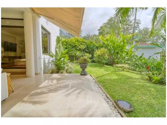 Casa de 5 alcobas en venta en El Poblado, Medellín, 640 m² · foto 2 de 17