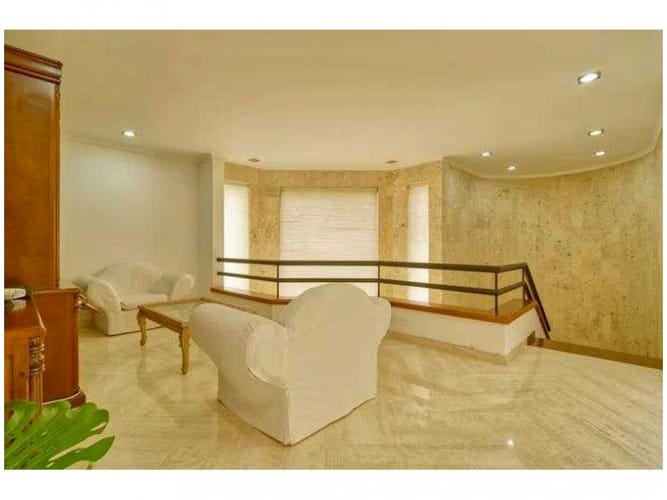 Casa de 5 alcobas en venta en El Poblado, Medellín, 640 m² · foto 8 de 17